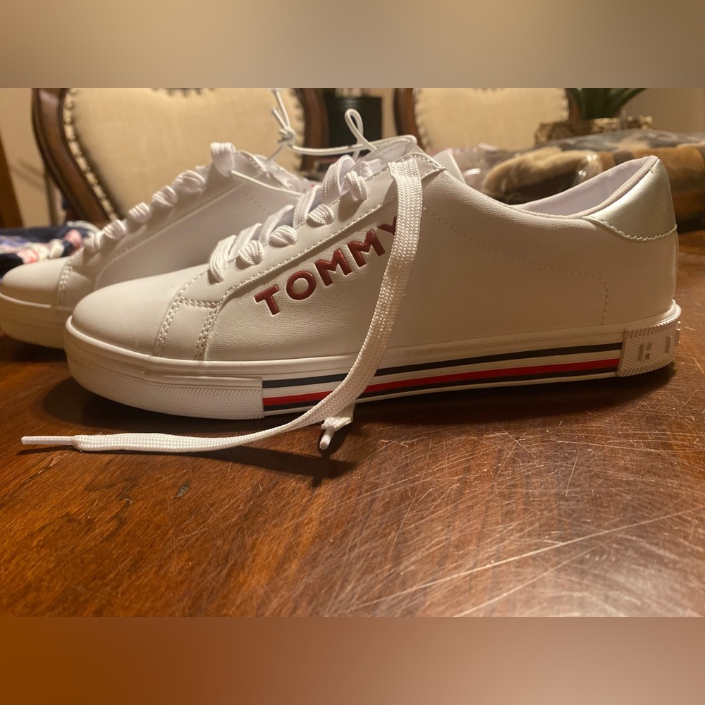 Tommy Hilfiger Sz7.5 Women’s Shoes - Picture 2 of 10